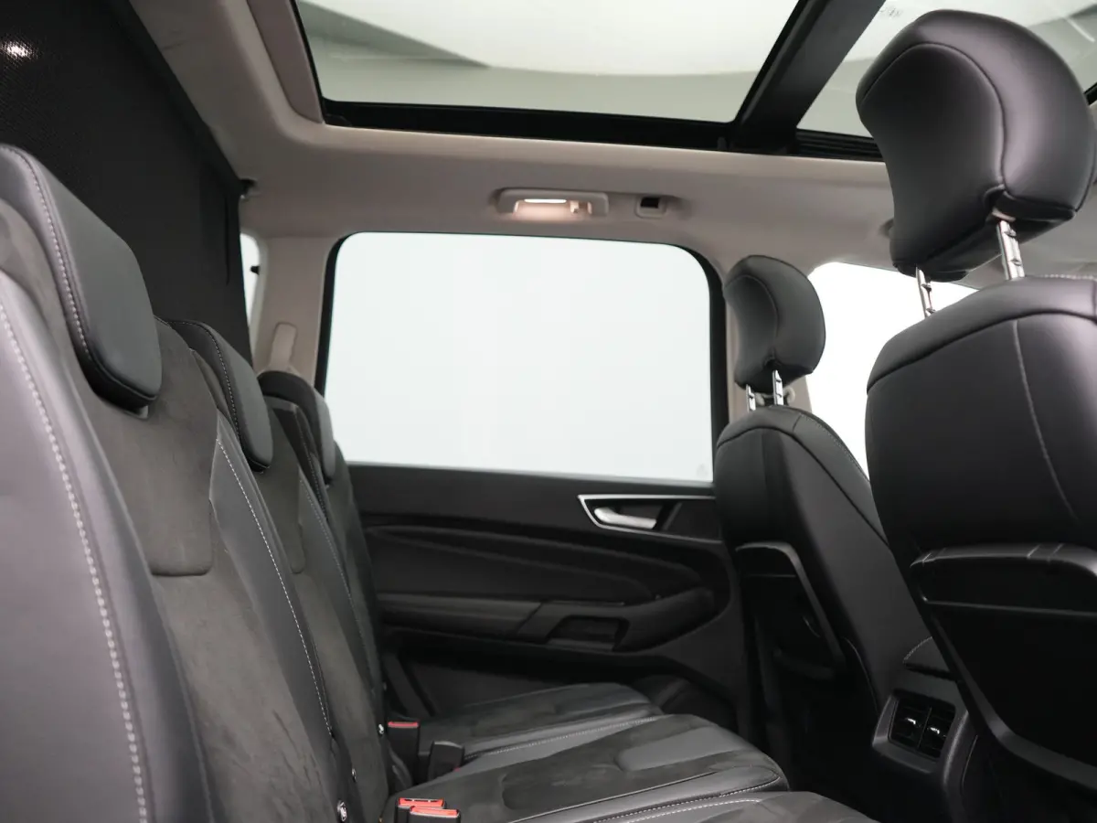 2.0 Titanium Automaat 7 Persoons 241pk Dealer O.H. | Panodak | Trekhaak Afn. | Adaptive Cruise | Camera | Alcantara Sportstoelen Memory & Verwarmd | Stuur Verwarmd | Apple Carplay | LED Kopl
