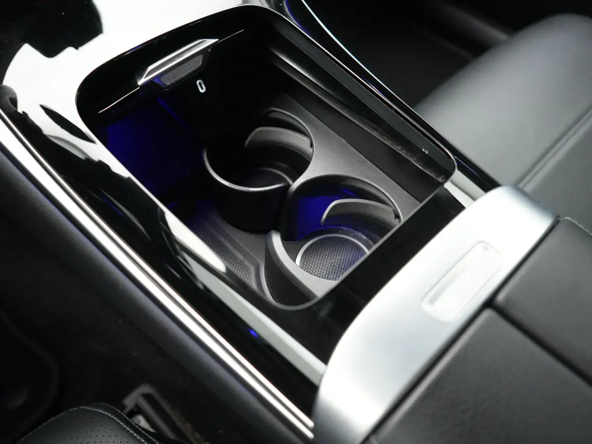 4MATIC Avantgarde PHEV 313pk Dealer O.H. | Camera | Lederen Sportstoelen Memory & Verwarmd | Sfeerverlichting | Apple Carplay | Blis | Navigatie | DAB | Cruise Control | 18"L.M |