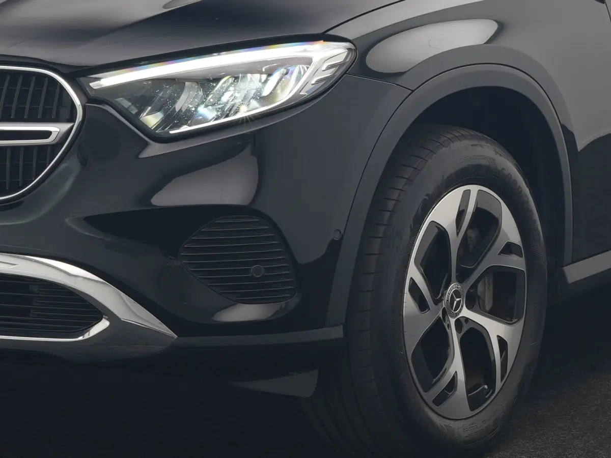 4MATIC Avantgarde PHEV 313pk Dealer O.H. | Camera | Lederen Sportstoelen Memory & Verwarmd | Sfeerverlichting | Apple Carplay | Blis | Navigatie | DAB | Cruise Control | 18"L.M |