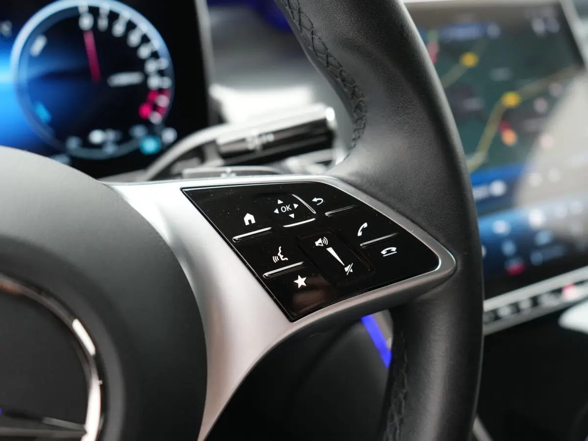 4MATIC Avantgarde PHEV 313pk Dealer O.H. | Camera | Lederen Sportstoelen Memory & Verwarmd | Sfeerverlichting | Apple Carplay | Blis | Navigatie | DAB | Cruise Control | 18"L.M |