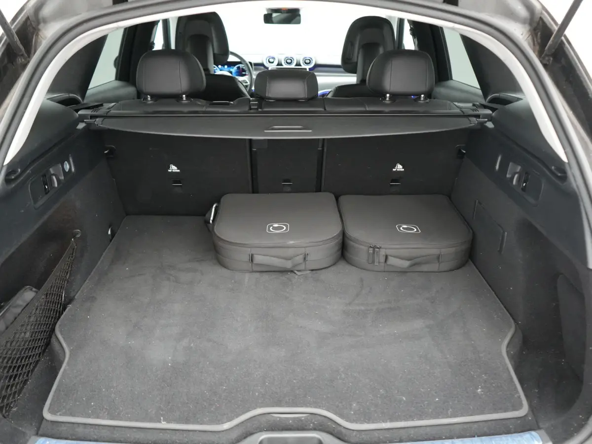 4MATIC Avantgarde PHEV 313pk Dealer O.H. | Camera | Lederen Sportstoelen Memory & Verwarmd | Sfeerverlichting | Apple Carplay | Blis | Navigatie | DAB | Cruise Control | 18"L.M |