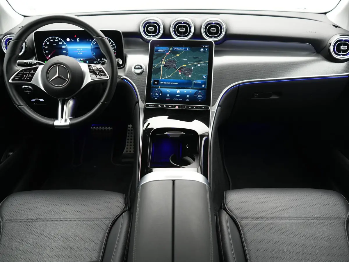 4MATIC Avantgarde PHEV 313pk Dealer O.H. | Camera | Lederen Sportstoelen Memory & Verwarmd | Sfeerverlichting | Apple Carplay | Blis | Navigatie | DAB | Cruise Control | 18"L.M |