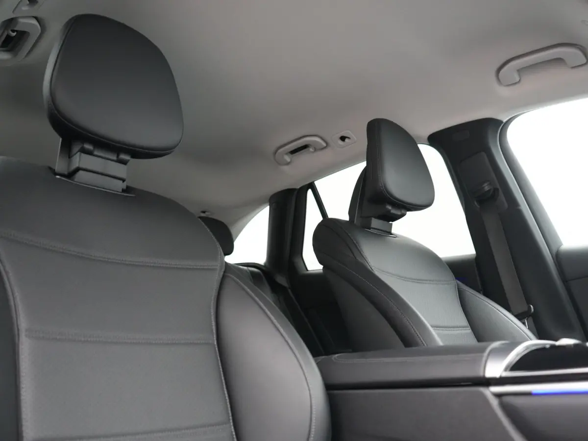 4MATIC Avantgarde PHEV 313pk Dealer O.H. | Camera | Lederen Sportstoelen Memory & Verwarmd | Sfeerverlichting | Apple Carplay | Blis | Navigatie | DAB | Cruise Control | 18"L.M |