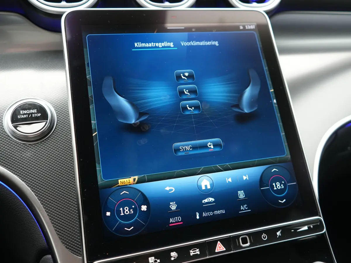 4MATIC Avantgarde PHEV 313pk Dealer O.H. | Camera | Lederen Sportstoelen Memory & Verwarmd | Sfeerverlichting | Apple Carplay | Blis | Navigatie | DAB | Cruise Control | 18"L.M |