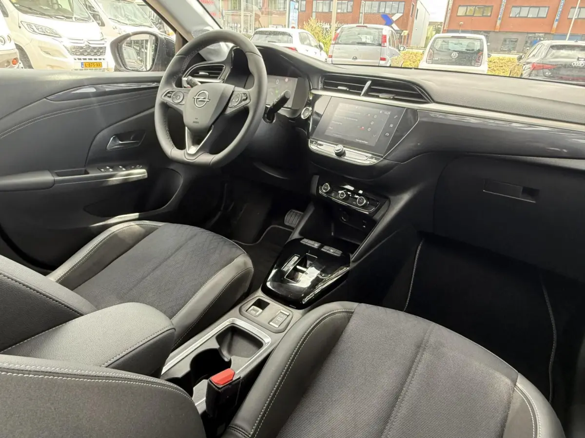 Electric 50 kWh Elegance met maar 17800 km