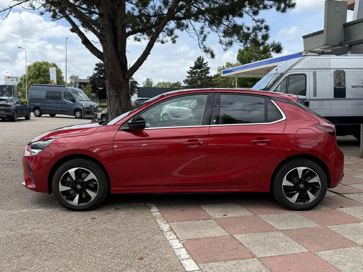 Electric 50 kWh Elegance met maar 17800 km