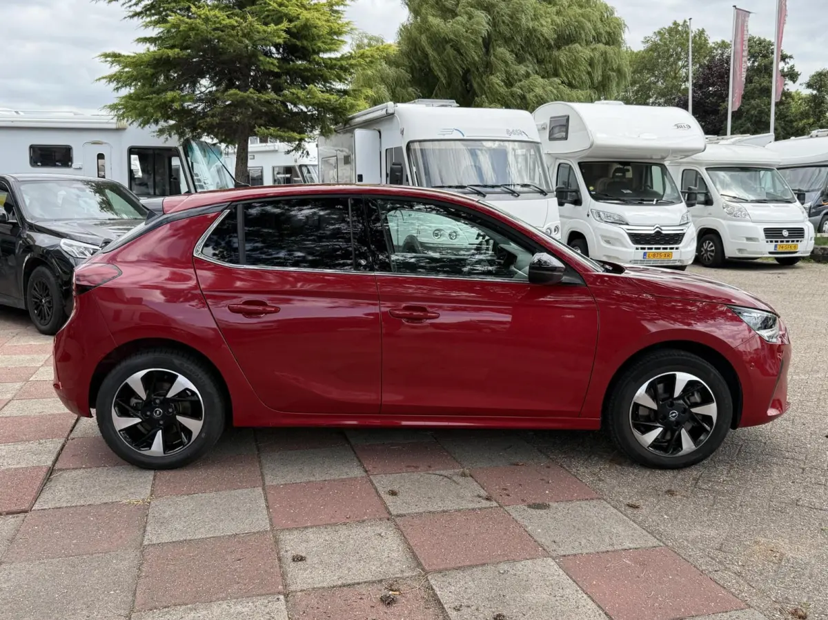 Electric 50 kWh Elegance met maar 17800 km