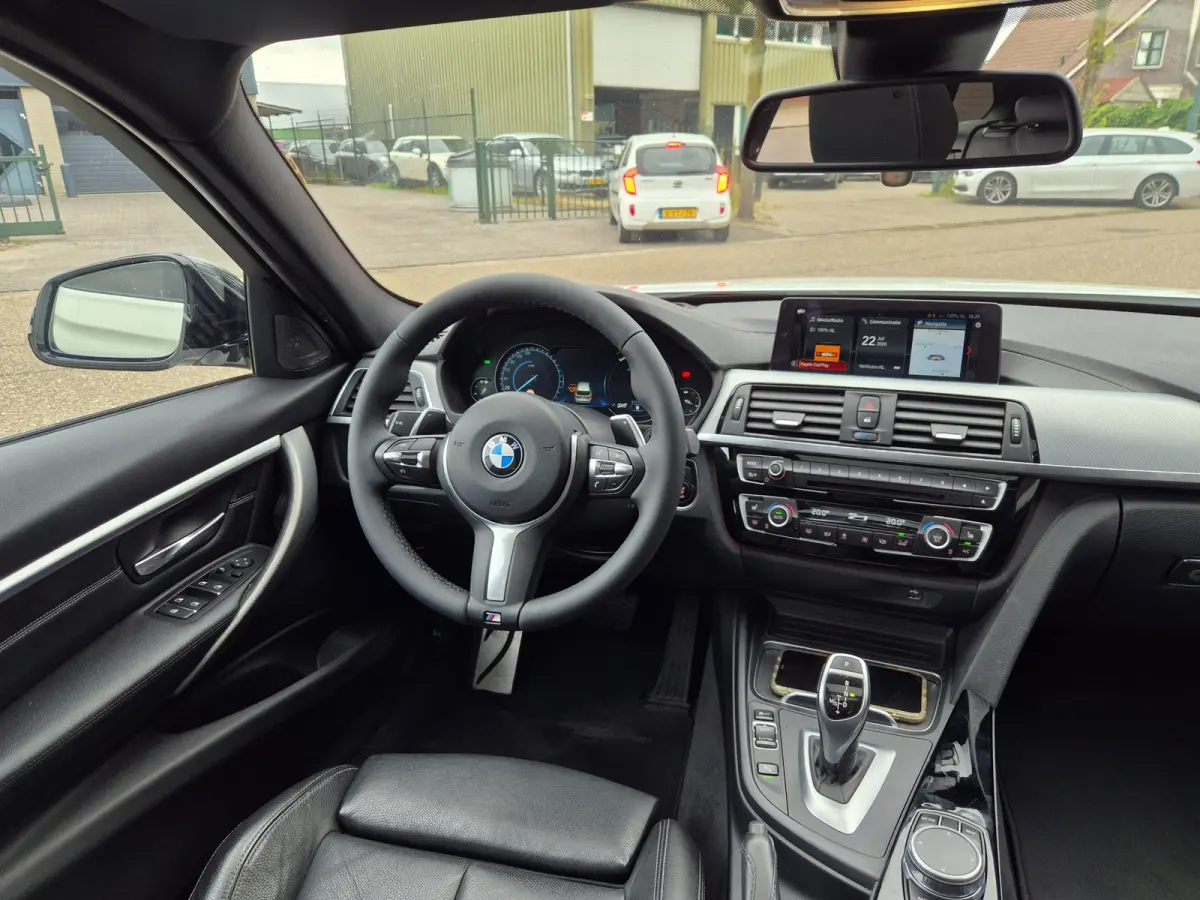 F31 320i M Sport Edition 2 Eig Panorama Apple CarPlay H&K HUD Elektrische stoelen LED SUPER MOOI 320i M Sport Edition