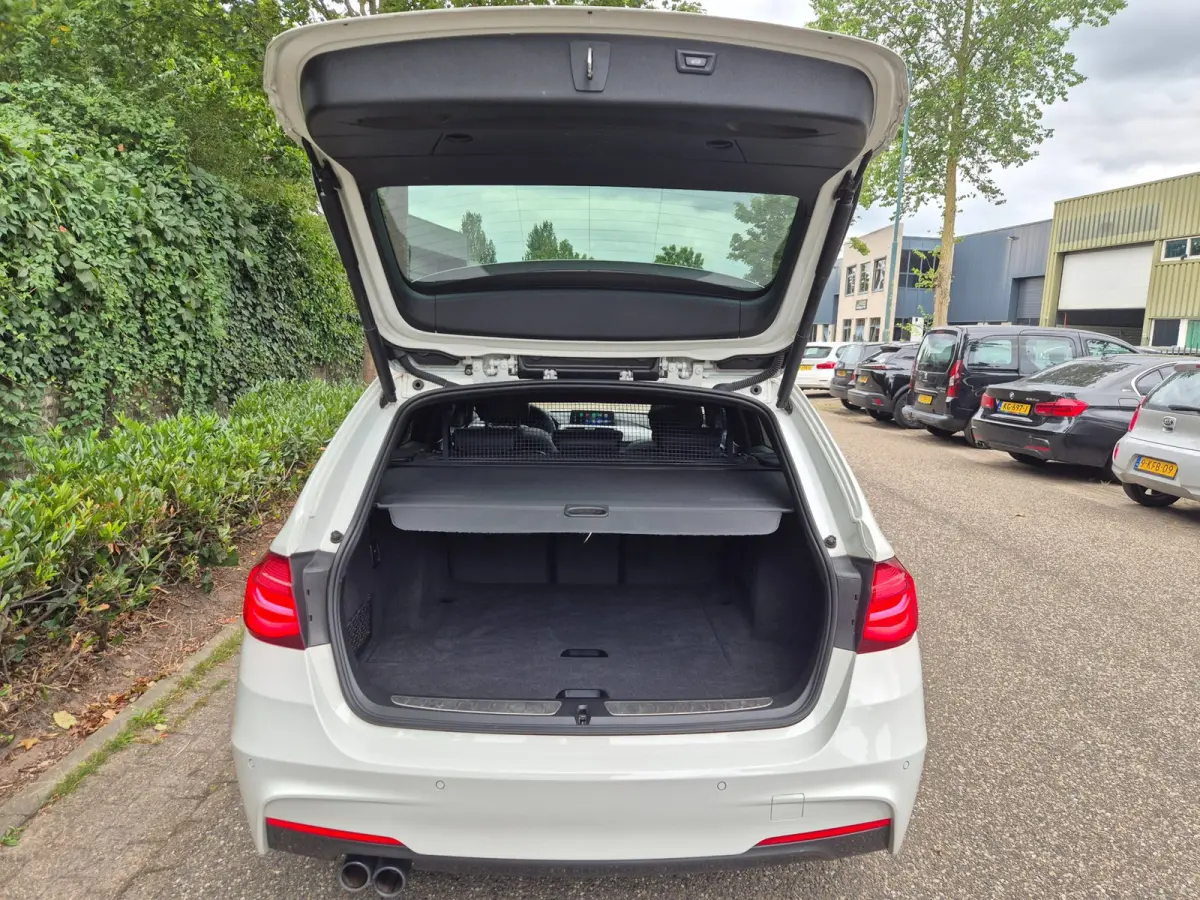 F31 320i M Sport Edition 2 Eig Panorama Apple CarPlay H&K HUD Elektrische stoelen LED SUPER MOOI 320i M Sport Edition