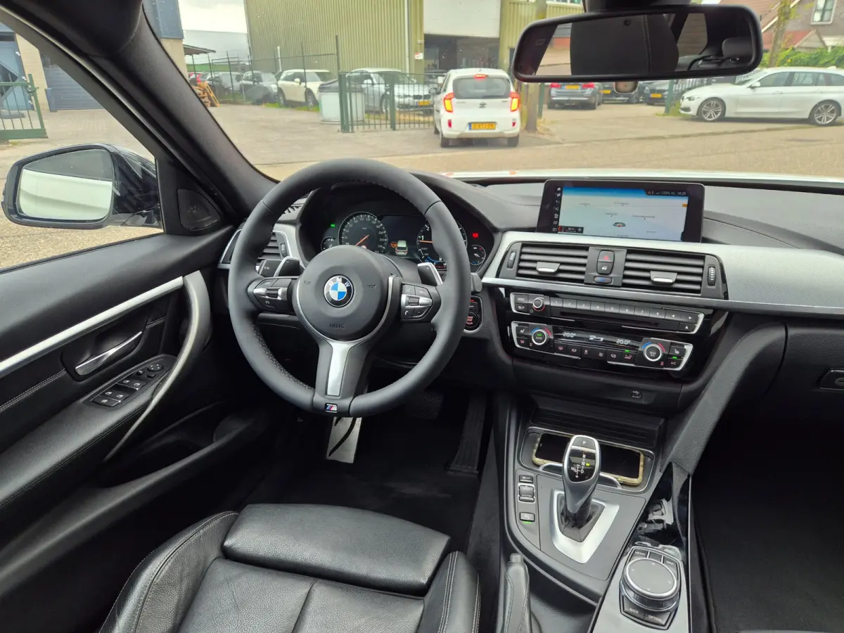 F31 320i M Sport Edition 2 Eig Panorama Apple CarPlay H&K HUD Elektrische stoelen LED SUPER MOOI 320i M Sport Edition