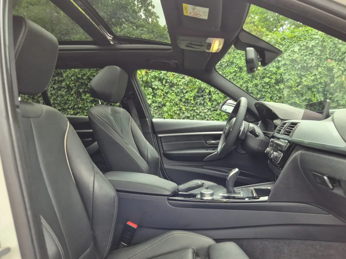 F31 320i M Sport Edition 2 Eig Panorama Apple CarPlay H&K HUD Elektrische stoelen LED SUPER MOOI 320i M Sport Edition