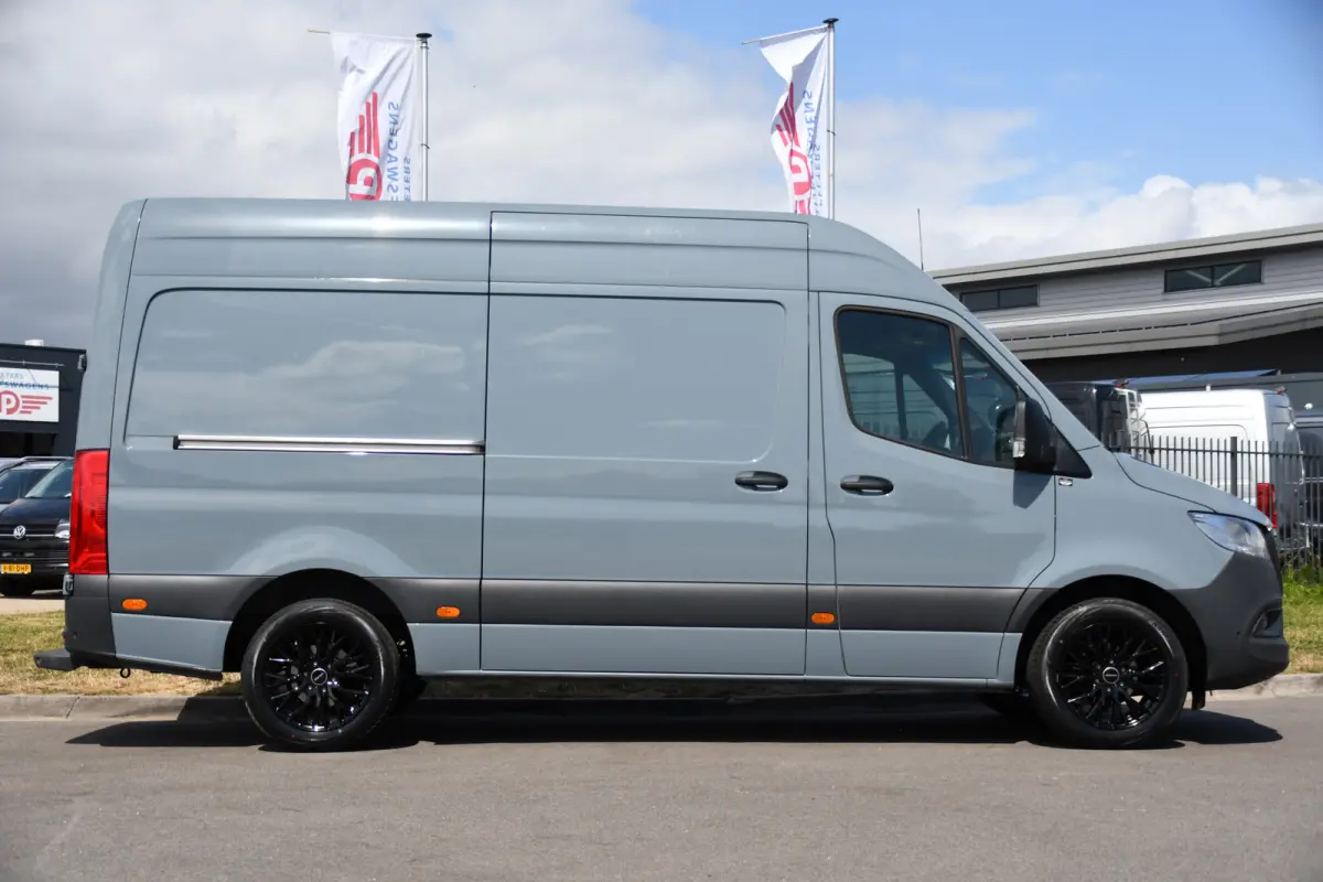 317 1.9 CDI L2H2 RWD PB Edition Camera, Cruise, Carplay, 170pk, Standkachel, Stoelverwarming, Geveerde stoel, Sensoren, Uniek!