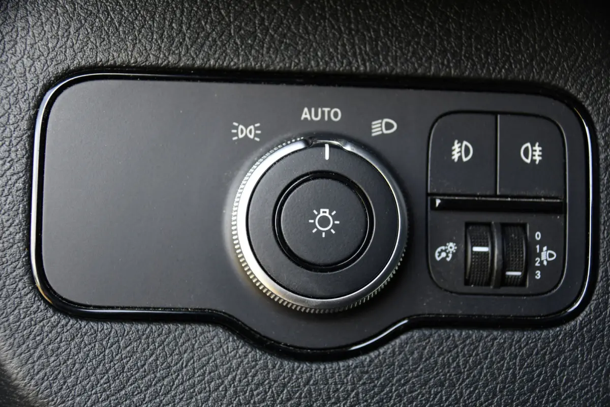 317 1.9 CDI L2H2 RWD PB Edition Camera, Cruise, Carplay, 170pk, Standkachel, Stoelverwarming, Geveerde stoel, Sensoren, Uniek!