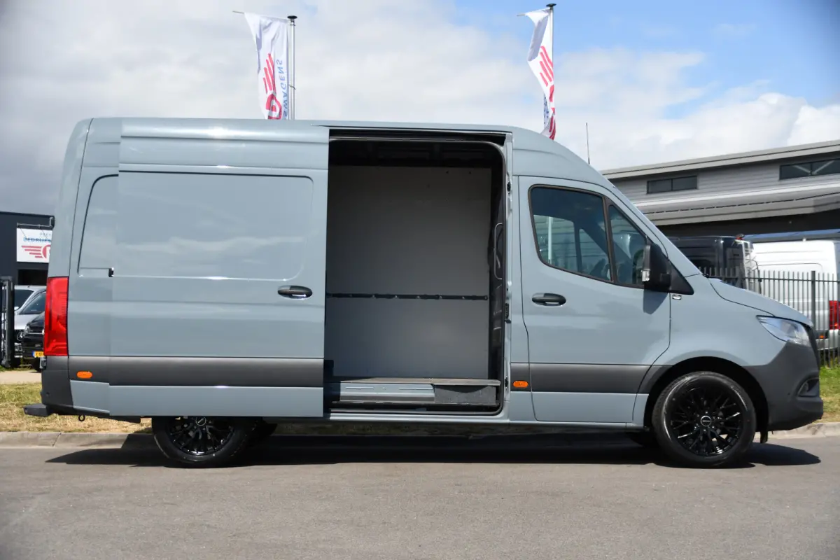 317 1.9 CDI L2H2 RWD PB Edition Camera, Cruise, Carplay, 170pk, Standkachel, Stoelverwarming, Geveerde stoel, Sensoren, Uniek!
