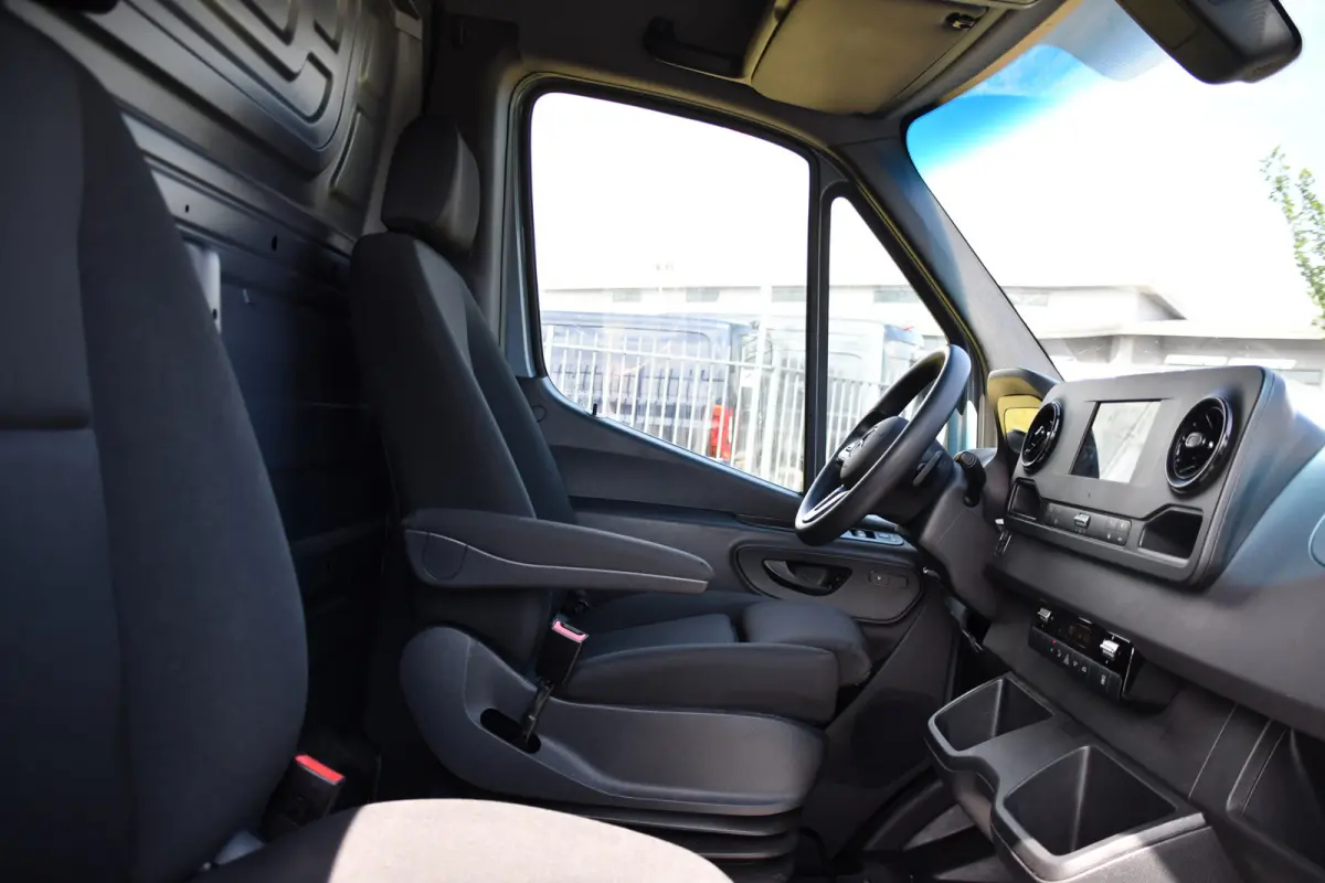 317 1.9 CDI L2H2 RWD PB Edition Camera, Cruise, Carplay, 170pk, Standkachel, Stoelverwarming, Geveerde stoel, Sensoren, Uniek!