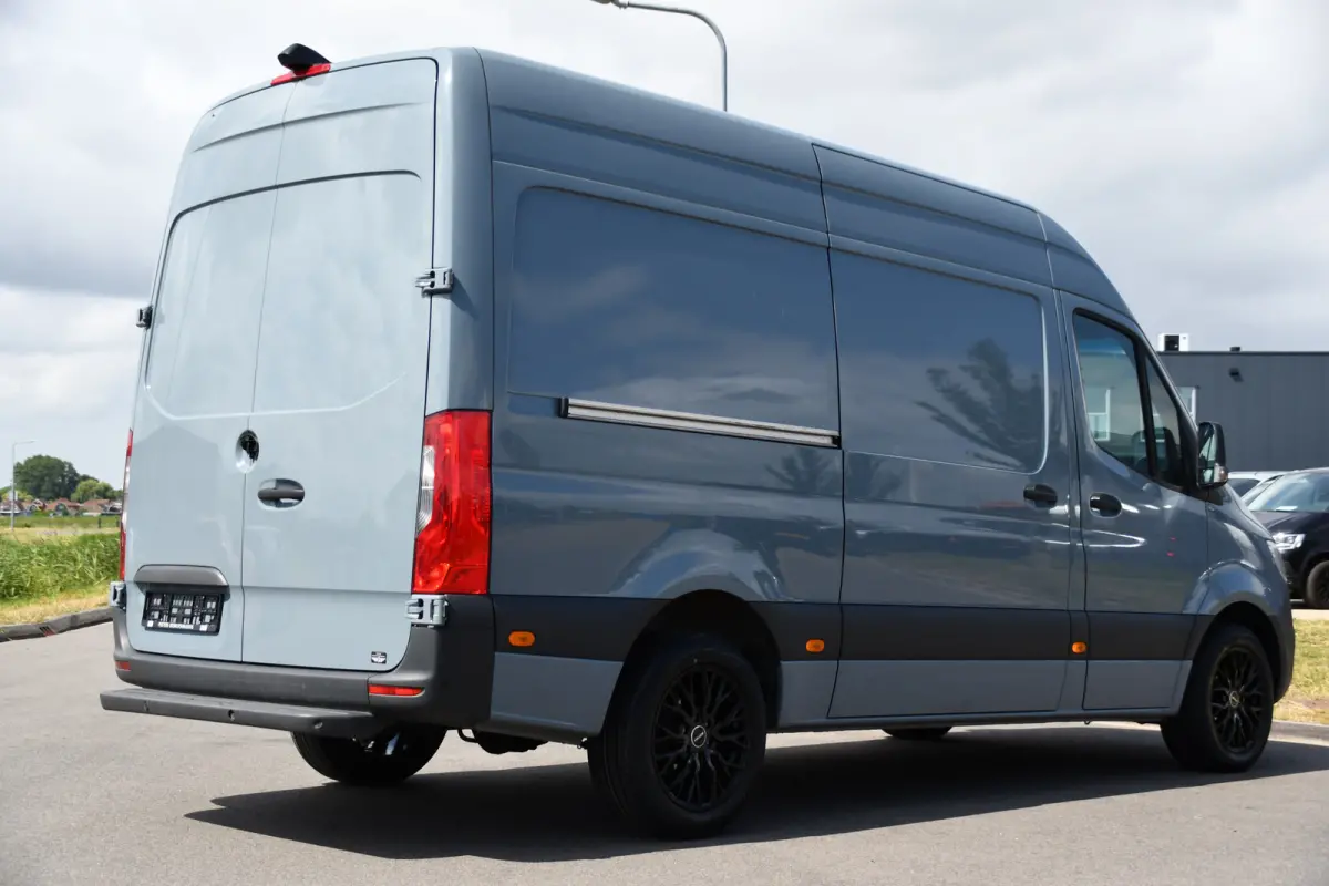 317 1.9 CDI L2H2 RWD PB Edition Camera, Cruise, Carplay, 170pk, Standkachel, Stoelverwarming, Geveerde stoel, Sensoren, Uniek!