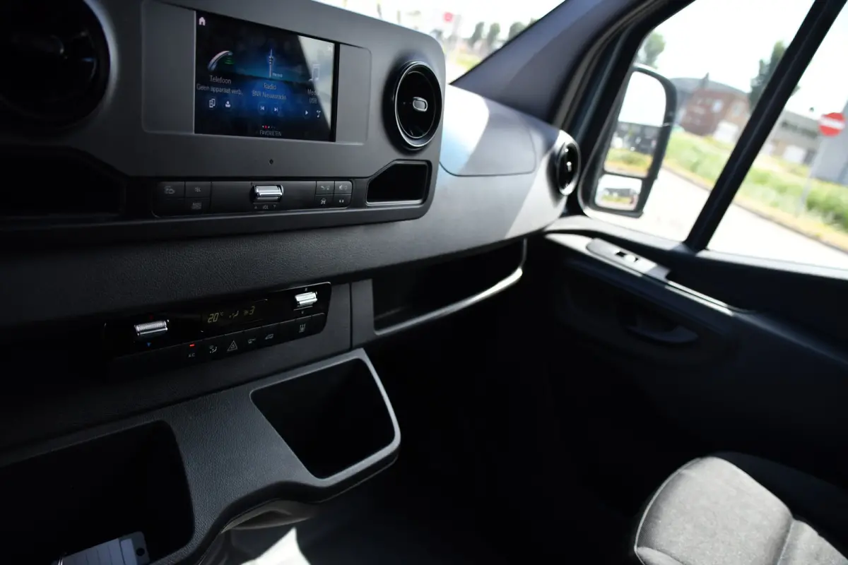 317 1.9 CDI L2H2 RWD PB Edition Camera, Cruise, Carplay, 170pk, Standkachel, Stoelverwarming, Geveerde stoel, Sensoren, Uniek!