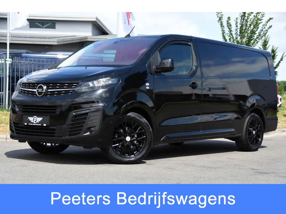 2.0 CDTI L3H1 Black Edition Camera, Cruise, Carplay, Sensoren, 122pk, Automaat, Leder, Trekhaak, Multimedia, Uniek!