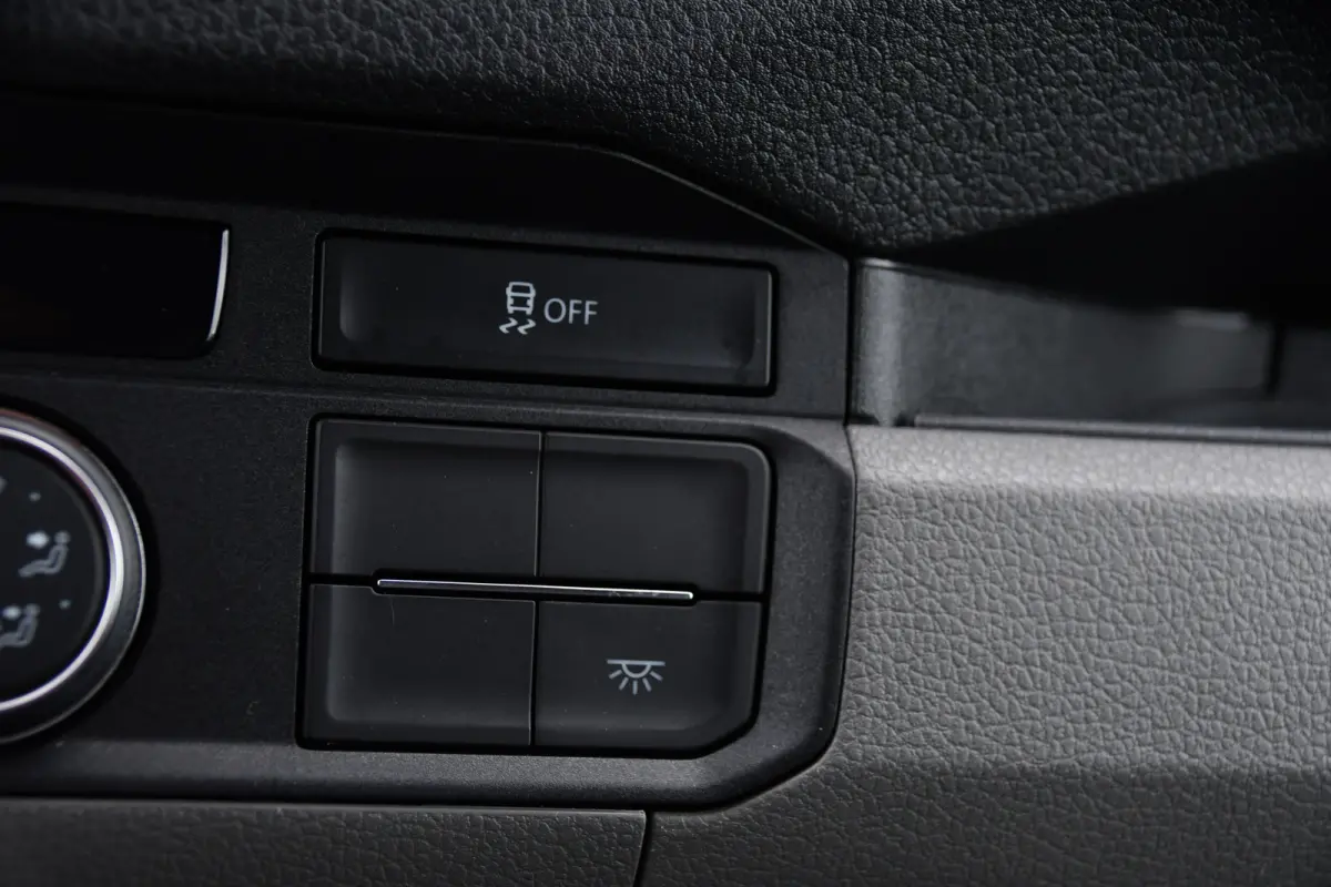 5.180 35 2.0 L4H3 PB Edition N1! Camera, Cruise, Carplay, 177pk, 3500kg Trekhaak, Multimedia, Automaat, Uniek!
