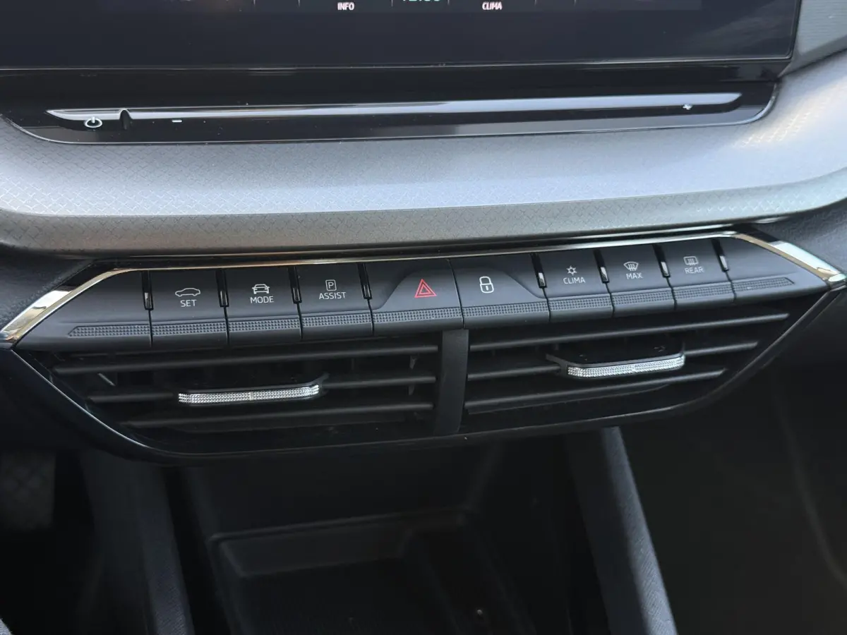 1.0 TSI Business Edition 2e Eigenaar|Clima|Cruise|Carplay|Elek achterklep|PDC V+A|N.A.P|APK tot 12-2026
