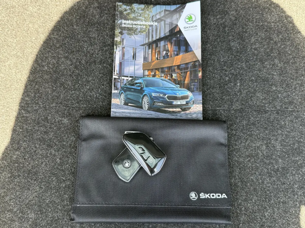 1.0 TSI Business Edition 2e Eigenaar|Clima|Cruise|Carplay|Elek achterklep|PDC V+A|N.A.P|APK tot 12-2026