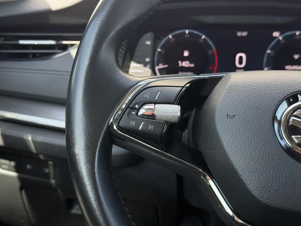 1.0 TSI Business Edition 2e Eigenaar|Clima|Cruise|Carplay|Elek achterklep|PDC V+A|N.A.P|APK tot 12-2026