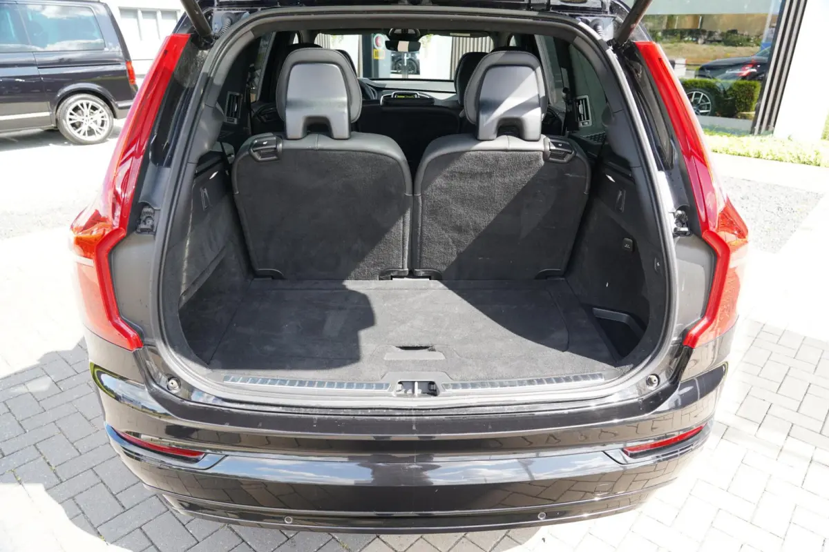 T8 Recharge AWD R-Design Long Range 7p. SOH 99% | Alcantara hemelbekleding | Head-Up | Trekhaak | 7-Persoons | Lederen interieur | 22 inch | Harman Kardon | Adaptieve cruise control | Stoel 