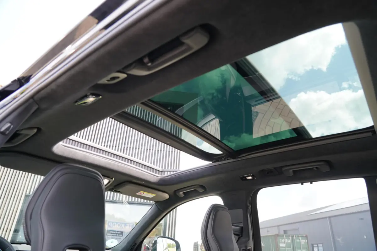 T8 Recharge AWD R-Design Long Range 7p. | SOH 99% | Alcantara hemelbekleding | Head-Up | Trekhaak | 7-Persoons | Lederen interieur | 22 inch | Harman Kardon | Adaptieve cruise control | Stoe