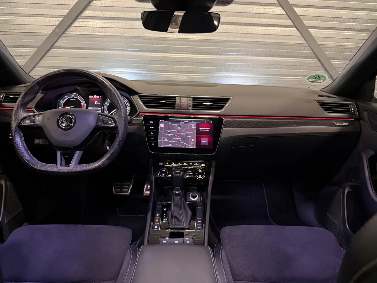 2.0 TSI SportLine LED/NAVI/PANO/SFEERV/CARPLAY/KEYLESS/MEMORY/VDOH/ACC/DCC/CAMERA/BLIND-SPOT