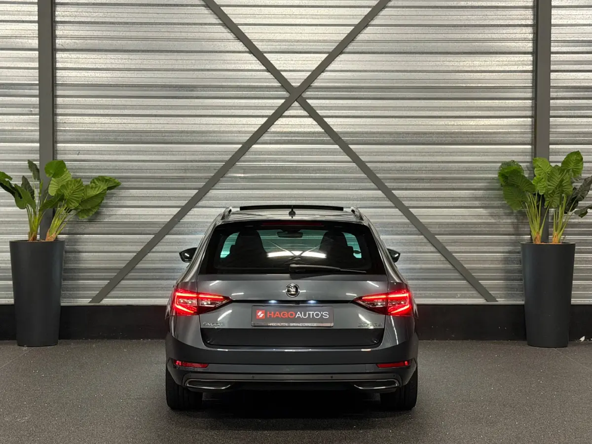 2.0 TSI SportLine LED/NAVI/PANO/SFEERV/CARPLAY/KEYLESS/MEMORY/VDOH/ACC/DCC/CAMERA/BLIND-SPOT