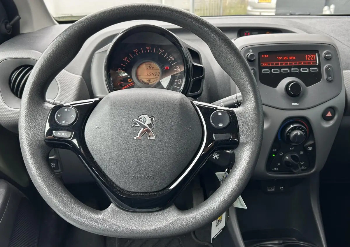 1.0 e-VTi Active 72PK | 1e Eigenaar | DEALERONDERHOUDEN | Zeer Nette Staat | NL AUTO | NAP | BTW AUTO | Prijs is inclusief BTW | Unieke Kleur Smooth Green | NAP | DAB+ | Airco | 5 Deurs | 2 