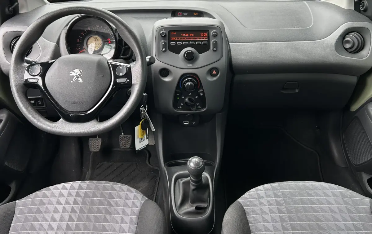 1.0 e-VTi Active 72PK | 1e Eigenaar | DEALERONDERHOUDEN | Zeer Nette Staat | NL AUTO | NAP | BTW AUTO | Prijs is inclusief BTW | Unieke Kleur Smooth Green | NAP | DAB+ | Airco | 5 Deurs | 2 