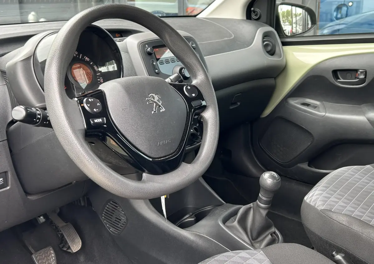 1.0 e-VTi Active 72PK | 1e Eigenaar | DEALERONDERHOUDEN | Zeer Nette Staat | NL AUTO | NAP | BTW AUTO | Prijs is inclusief BTW | Unieke Kleur Smooth Green | NAP | DAB+ | Airco | 5 Deurs | 2 