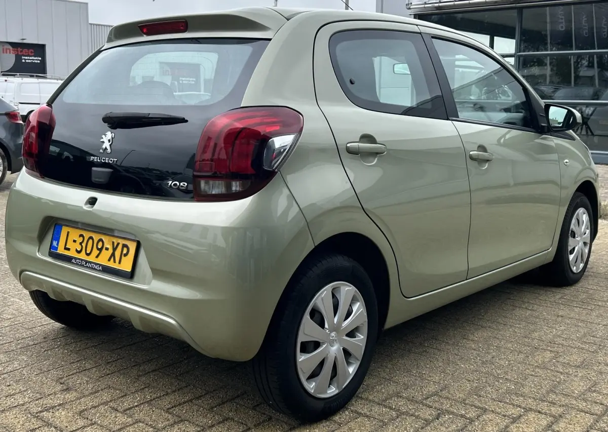 1.0 e-VTi Active 72PK | 1e Eigenaar | DEALERONDERHOUDEN | Zeer Nette Staat | NL AUTO | NAP | BTW AUTO | Prijs is inclusief BTW | Unieke Kleur Smooth Green | NAP | DAB+ | Airco | 5 Deurs | 2 