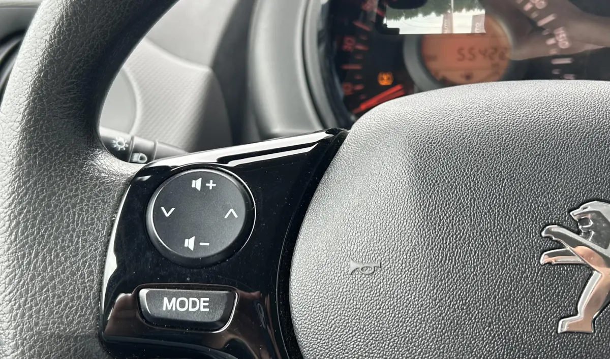 1.0 e-VTi Active 72PK | 1e Eigenaar | DEALERONDERHOUDEN | Zeer Nette Staat | NL AUTO | NAP | BTW AUTO | Prijs is inclusief BTW | Unieke Kleur Smooth Green | NAP | DAB+ | Airco | 5 Deurs | 2 