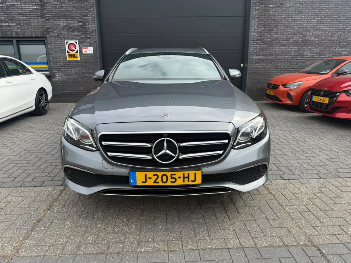 200 Premium | AUTOMAAT | NIEUWE APK | LEDER | PDC | NAVI | CRUISE |