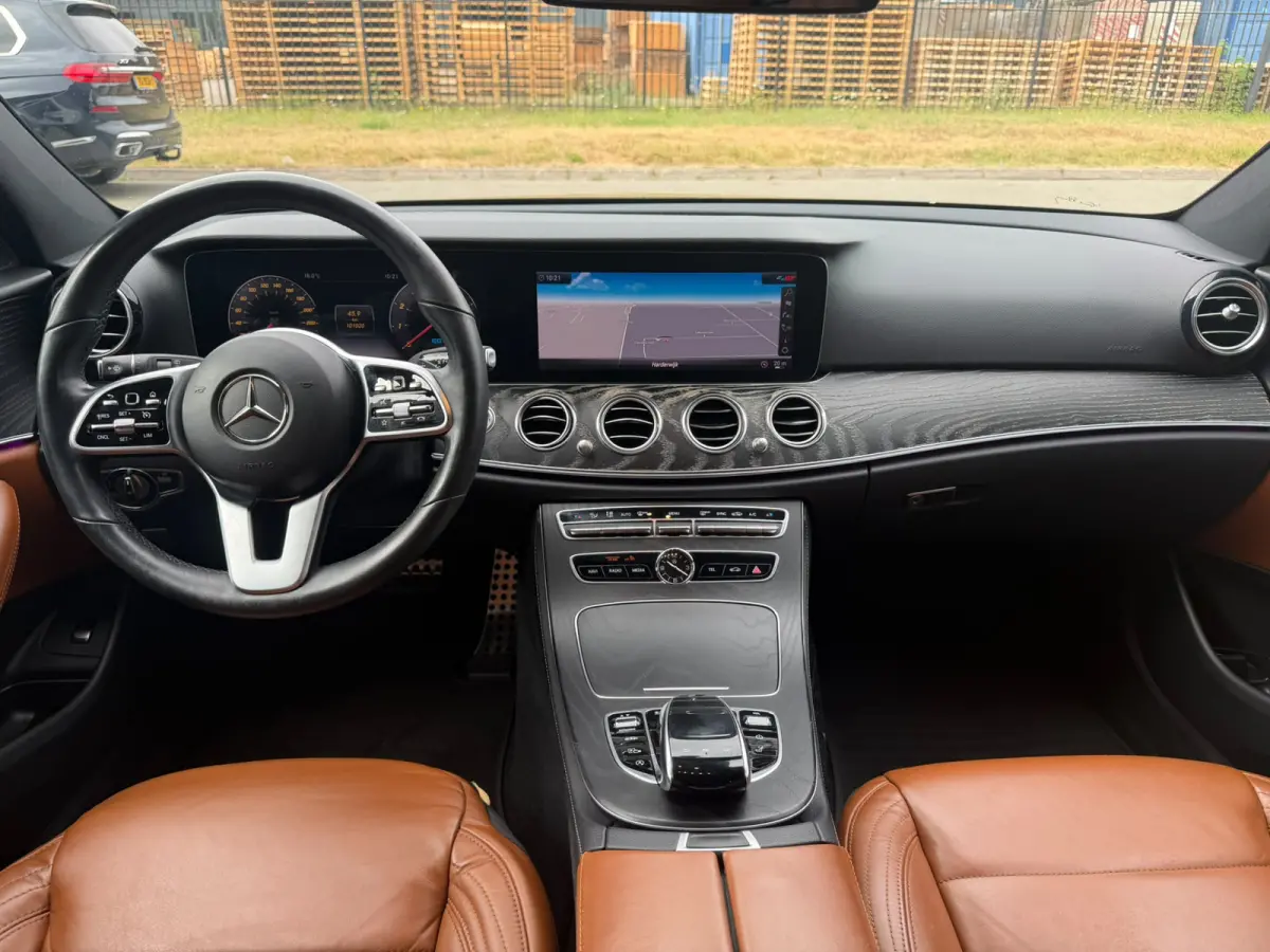 200 Premium | AUTOMAAT | NIEUWE APK | LEDER | PDC | NAVI | CRUISE |