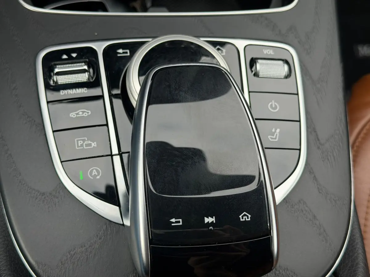 200 Premium | AUTOMAAT | NIEUWE APK | LEDER | PDC | NAVI | CRUISE |