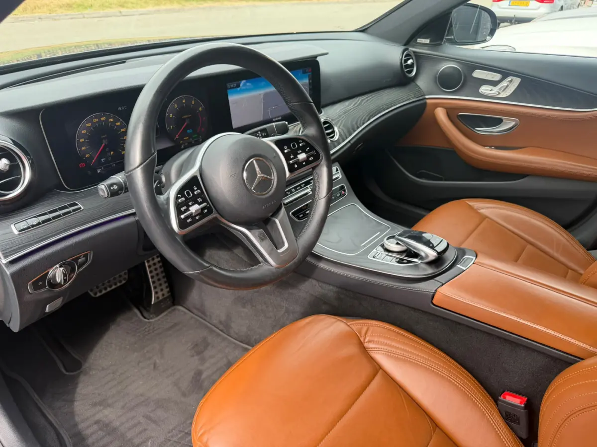 200 Premium | AUTOMAAT | NIEUWE APK | LEDER | PDC | NAVI | CRUISE |
