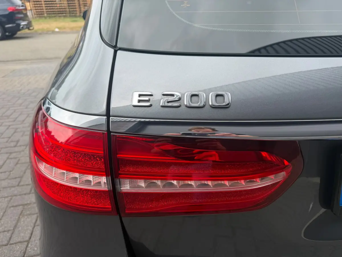 200 Premium | AUTOMAAT | NIEUWE APK | LEDER | PDC | NAVI | CRUISE |