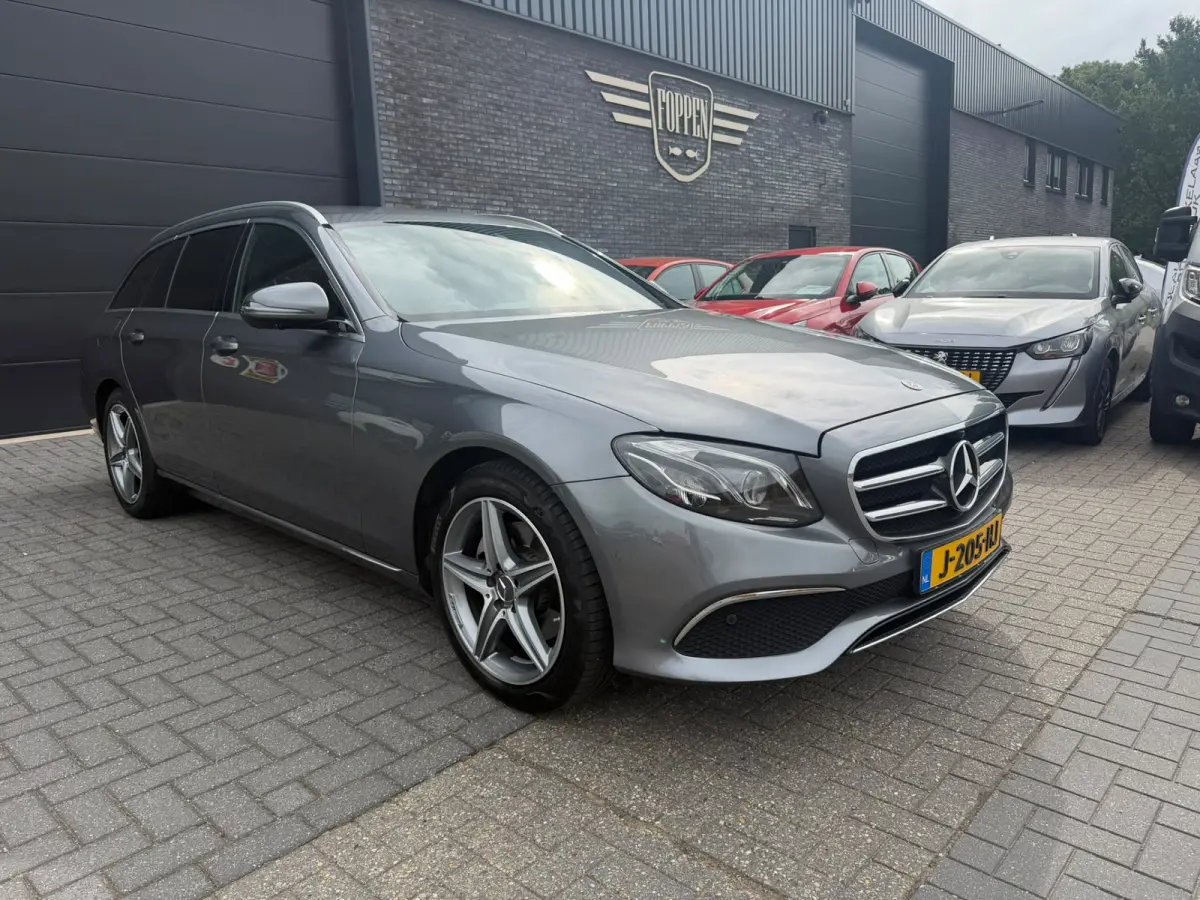 200 Premium | AUTOMAAT | NIEUWE APK | LEDER | PDC | NAVI | CRUISE |