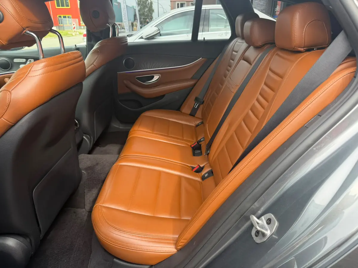 200 Premium | AUTOMAAT | NIEUWE APK | LEDER | PDC | NAVI | CRUISE |