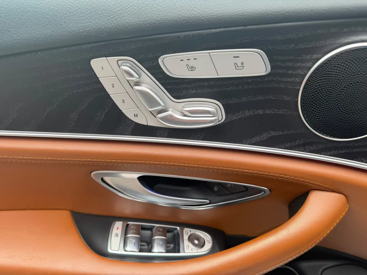 200 Premium | AUTOMAAT | NIEUWE APK | LEDER | PDC | NAVI | CRUISE |