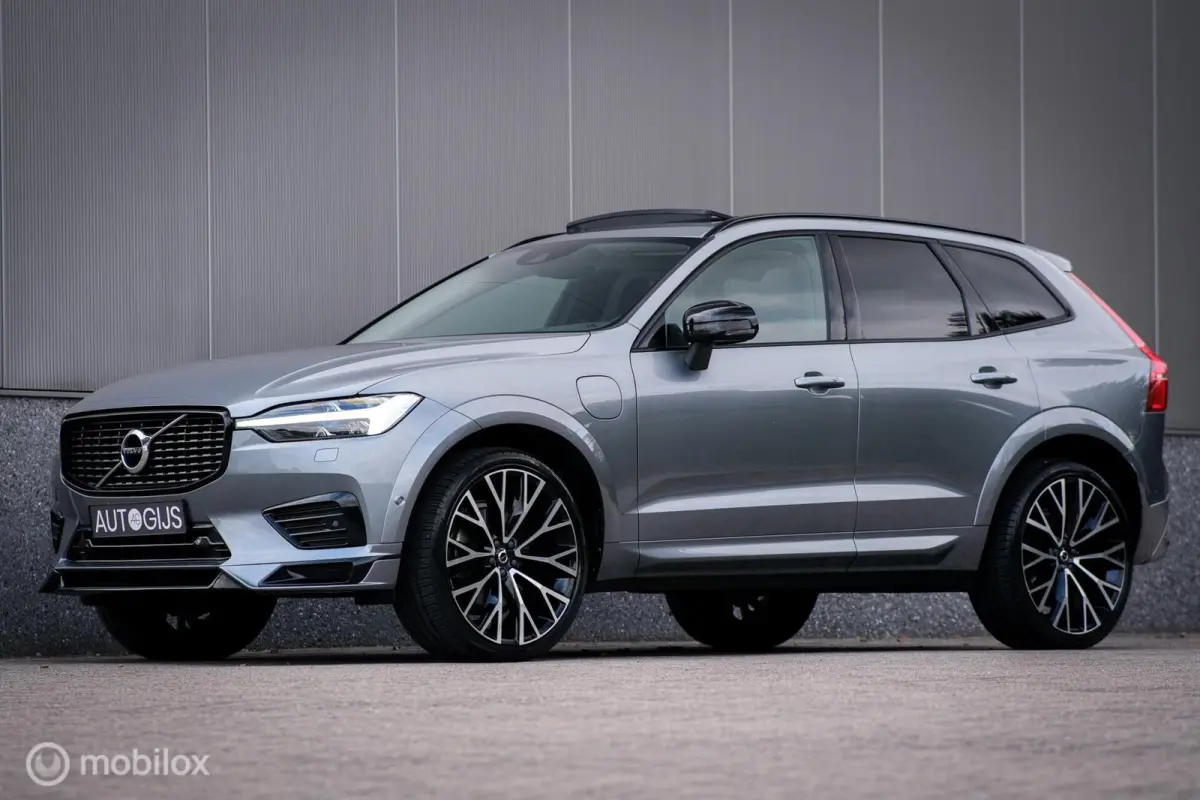 Recharge T6 AWD R-Design | HEICO pakket | 22 inch | Panorama | Leder | Uniek | Zeer mooi | Adaptive cruise |