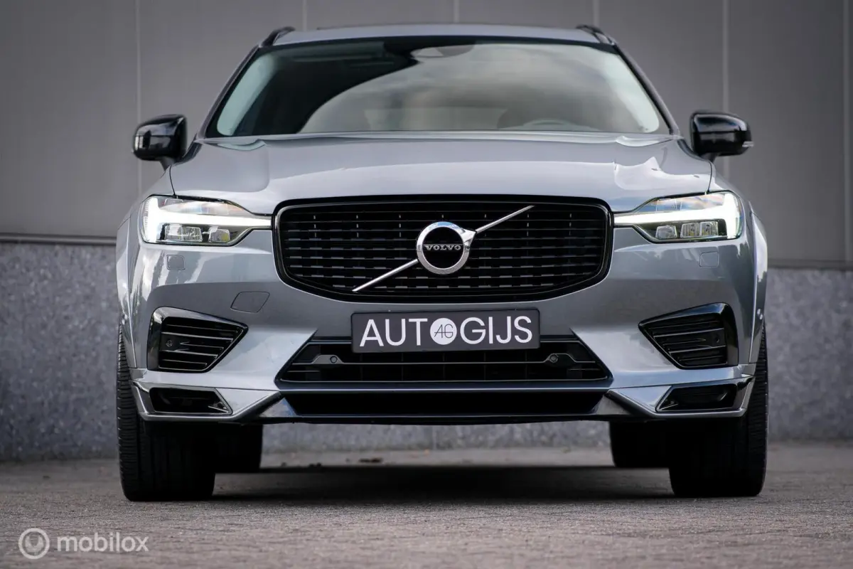Recharge T6 AWD R-Design | HEICO pakket | 22 inch | Panorama | Leder | Uniek | Zeer mooi | Adaptive cruise |
