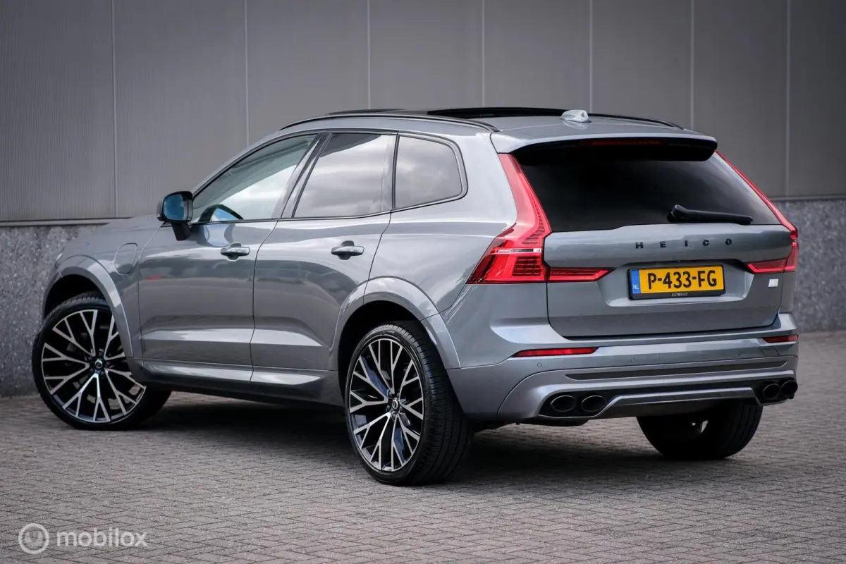 Recharge T6 AWD R-Design | HEICO pakket | 22 inch | Panorama | Leder | Uniek | Zeer mooi | Adaptive cruise |