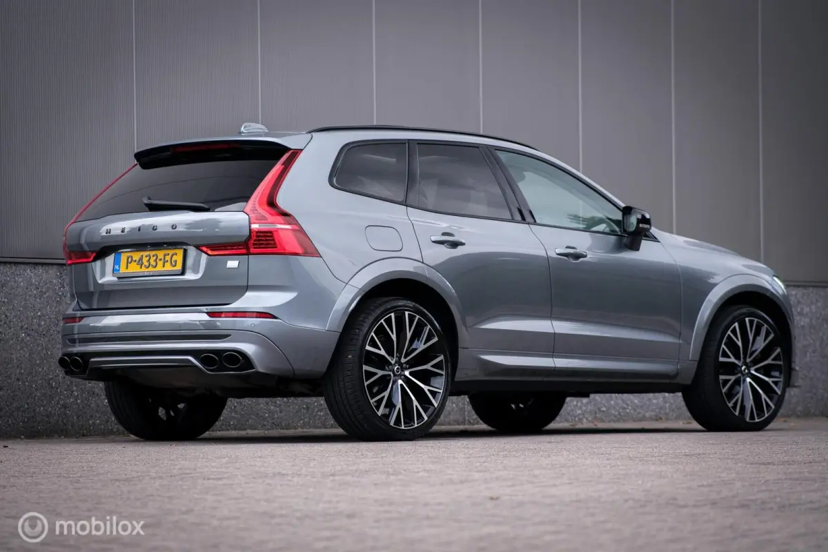 Recharge T6 AWD R-Design | HEICO pakket | 22 inch | Panorama | Leder | Uniek | Zeer mooi | Adaptive cruise |