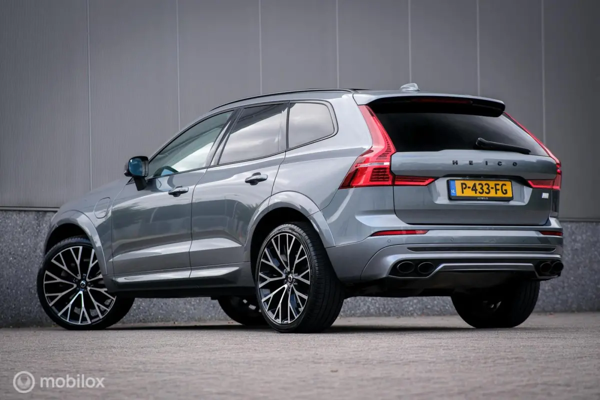Recharge T6 AWD R-Design | HEICO pakket | 22 inch | Panorama | Leder | Uniek | Zeer mooi | Adaptive cruise |
