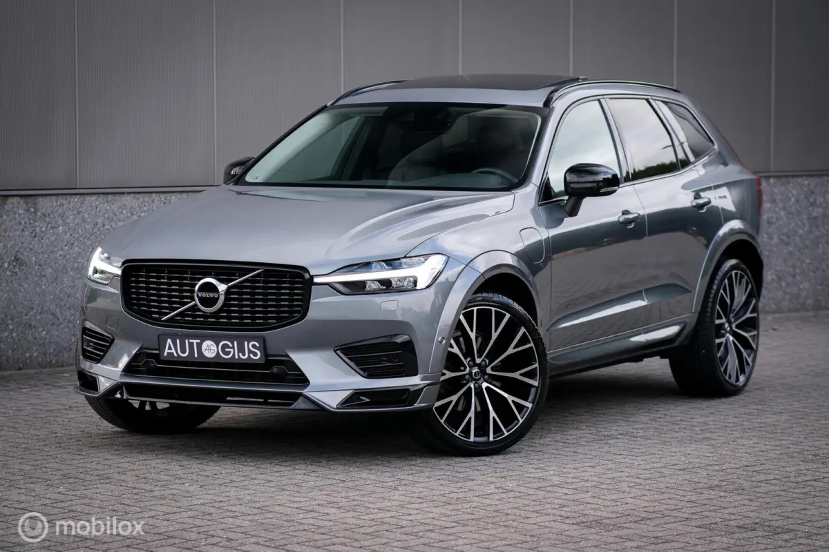 Recharge T6 AWD R-Design | HEICO pakket | 22 inch | Panorama | Leder | Uniek | Zeer mooi | Adaptive cruise |