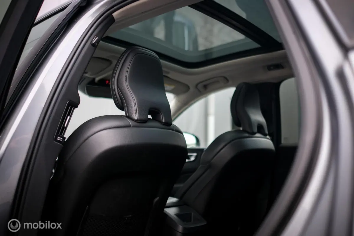 Recharge T6 AWD R-Design | HEICO pakket | 22 inch | Panorama | Leder | Uniek | Zeer mooi | Adaptive cruise |
